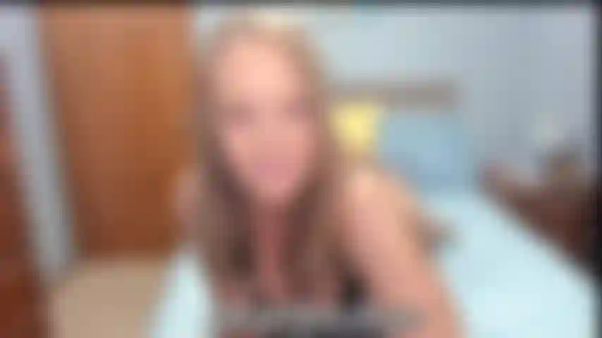 Milroleplay-tittyplay- breve gioco di ruolo da suocera che mostra le tette parlando di te che le incula.