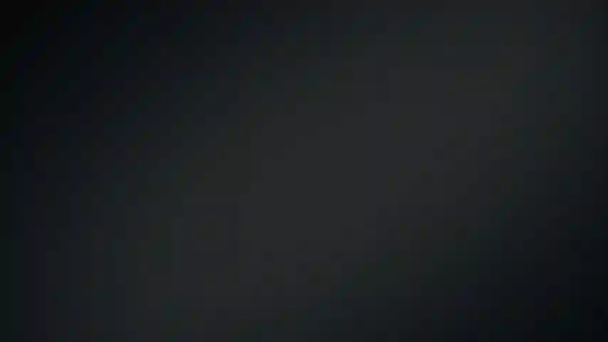 Tirala per i pantaloni da yoga. Ehi, guardone pervertito che mi controlla il culo in palestra con i miei pantaloni da yoga! Mi stai guardando allenare quelle gambe e il culo e poi vieni dietro di me sul tapis roulant e sull'arrampicatore.