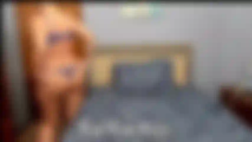 Joi per la dea roni dal gran culo.