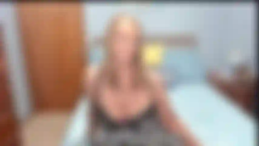 Friendsmomroleplay-toyfucking- video hot di me nei panni della mamma della tua amica, che ti seduce come una troia arrapata. Scopa giocattolo, parla sporco, joi.