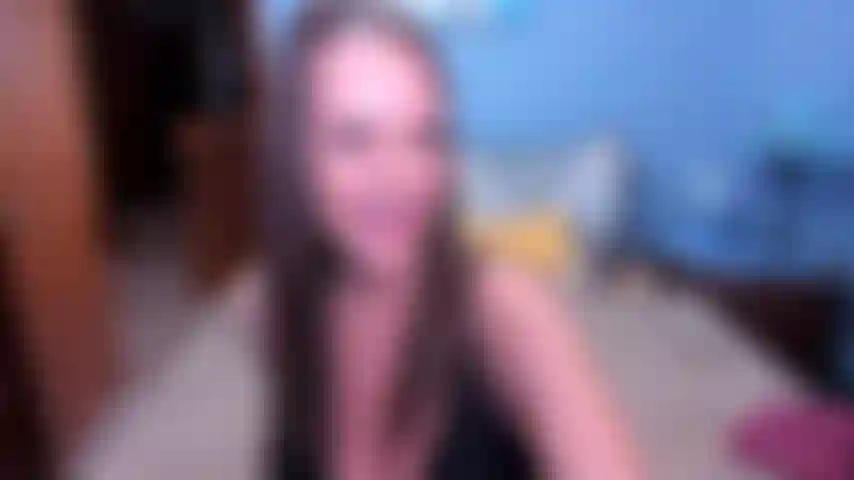 Ronislongtonguesm, adoro mostrare la mia lunga lingua stuzzicandoti dicendomi cosa farò per te. Prima ti stuzzico con il mio grosso culo in pantaloni da yoga mentre succhio il mio dildo e ti do primi piani pov della mia lunga lingua che succhia e lecca.