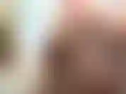 Amanti del feticismo del piede nudo. Mi strofino i piedi con l'olio e ti metto in faccia incoraggiandoti a venirci sopra.