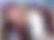 Sono vestita con un'uniforme scolastica e interpreto una scolaretta birichina che ti chiama papà mentre ti succhio il cazzo. La tua troia sporca succhia e cavalca un bbc dicendoti che amo quel cazzo nero.