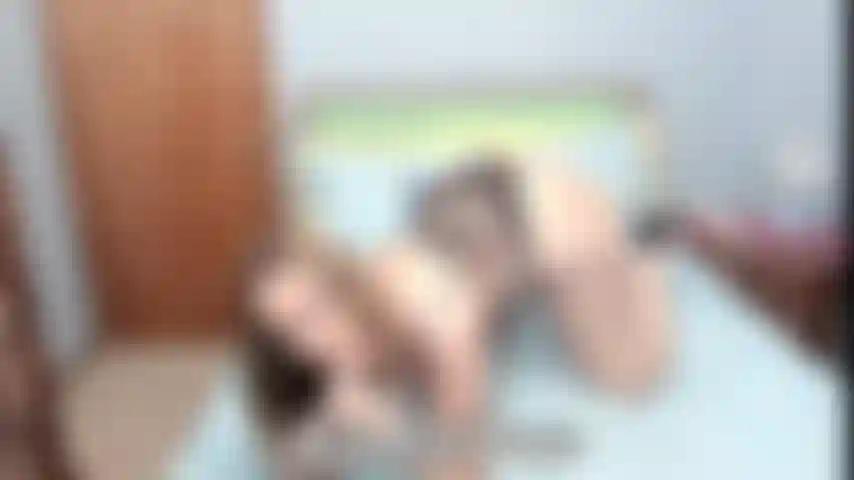 Bestfriendsmombj e fanculo il gioco di ruolo: hai sempre avuto un debole per la mamma della tua migliore amica e oggi lei ti seduce prima con il suo culone e un pompino e poi implora di essere scopata.