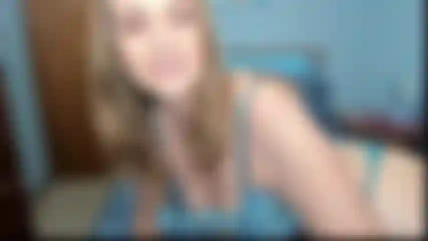 Gioco di ruolo di suocera: hai un debole per tua suocera e lei ti seduce e ti dice di scoparla prima che qualcuno ti prenda.