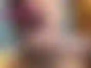 Breve clip di me che succhio un dildo parlando di come voglio succhiare il tuo cazzo e ingoiare il tuo sperma. Sputo sciatto e forti rumori di suzione.