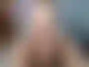 Gold mi mostra mentre mi prendo in giro con il mio sexy vestito leopardato e le calze e i tacchi marrone chiaro. Ti stuzzico con il mio culone joi/ti incoraggio a venire sul mio culo. Il culo trema, sussulta.