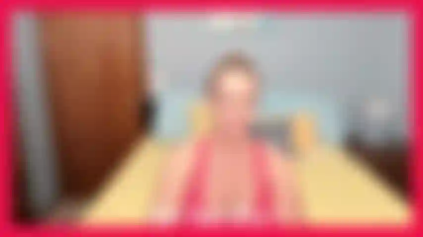 Redpvcdressheels-ridingbbc-sexy vestito rosso in pvc con décolleté rosse, provocante, parlando sporco, scuotendo il culo. Quindi cavalco un giocattolo bbc dando joi.