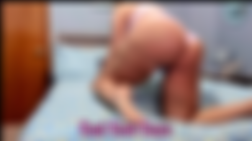 Punto di vista sfacciato con mutandine-joi.