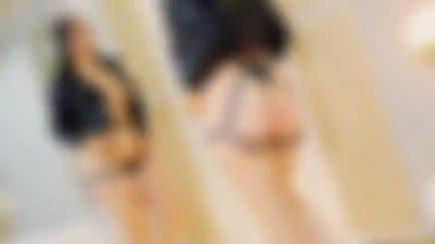 Questa ragazza ardente vuole il tuo cazzo duro.