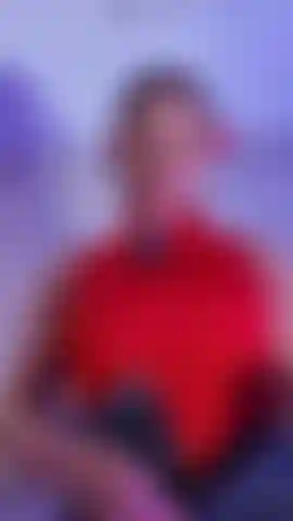 Ci sono troppi vestiti tra noi, non credi?