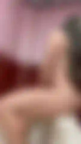 Sesso anale nella vasca da bagno.