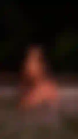 Che twerka in una jacuzzi.