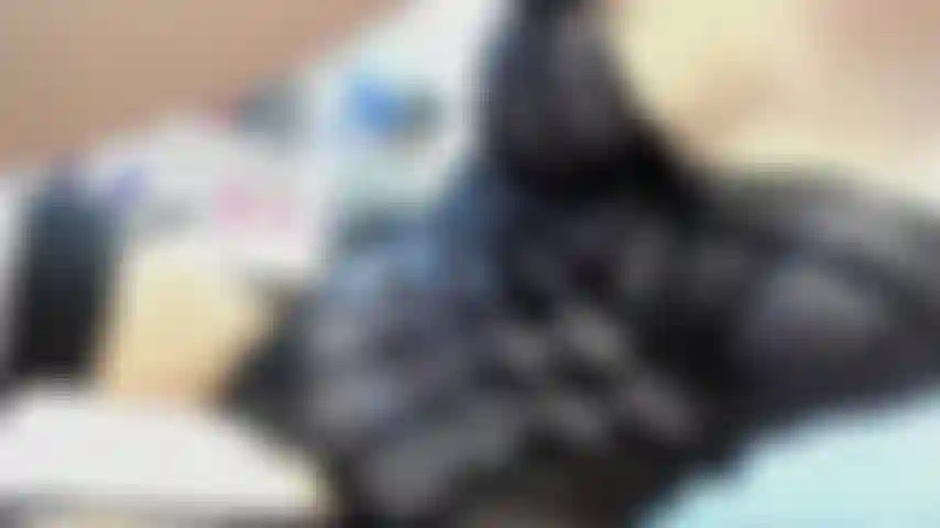 Super eccitata, stivali, calze, lattice.