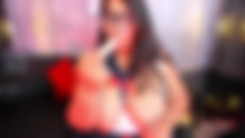 Con un pompino profondo.