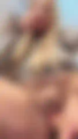 Uso questo dildo per scoparmi la figa.