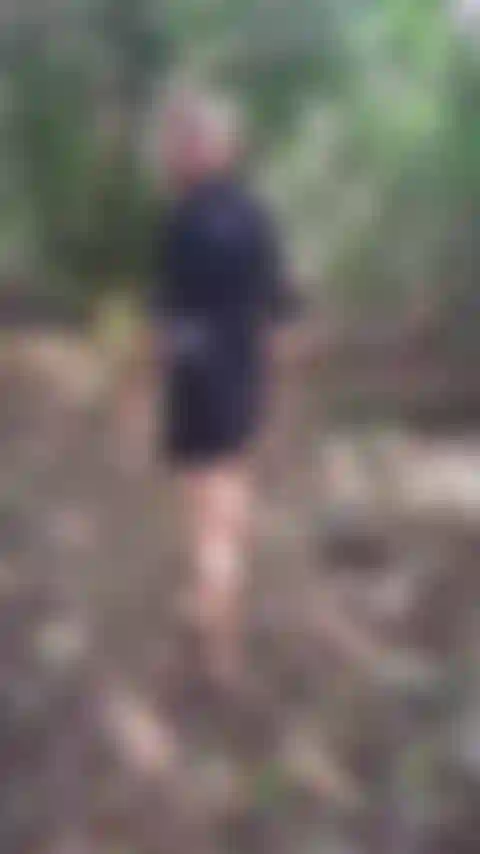 La cattiva cammina nel forte, nuda e squirta.