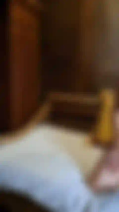 Ballo in lingerie sexy in topless.