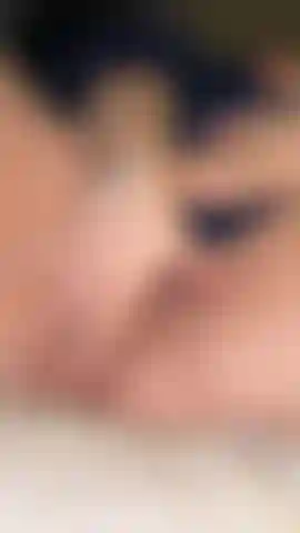 Gioco con la figa appena rasata.