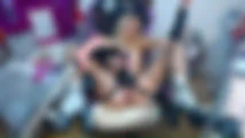 Strap_on_dripping_cum_on_my_pussy_no parlando.