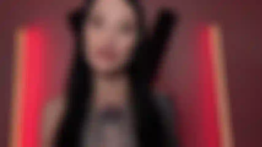 8 Che succhia e sputa tacchi alti 1 pollice.