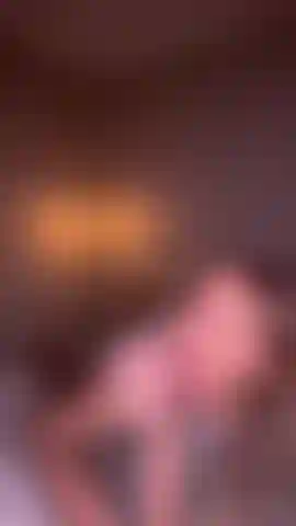 Che succhia i piedi.